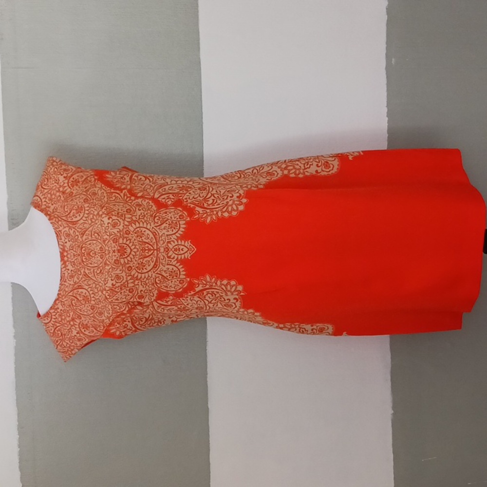 I L E New York vibrate orange dress with tan flowers